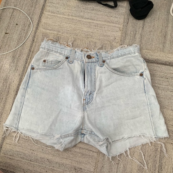 Vintage Orange Tab Light Wash Levi’s Jean Shorts - Picture 2 of 7